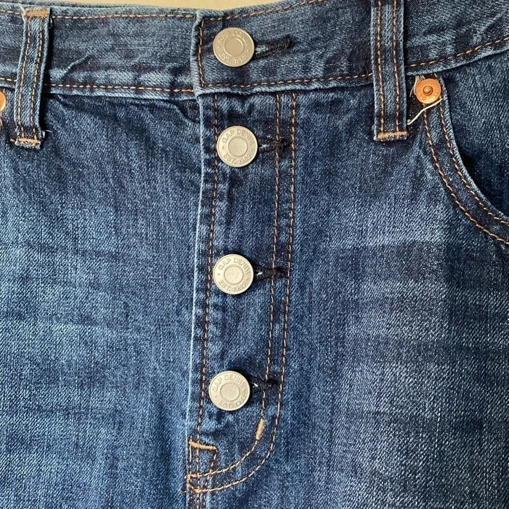 Gap denim button down mini skirt Sz 32 EUC